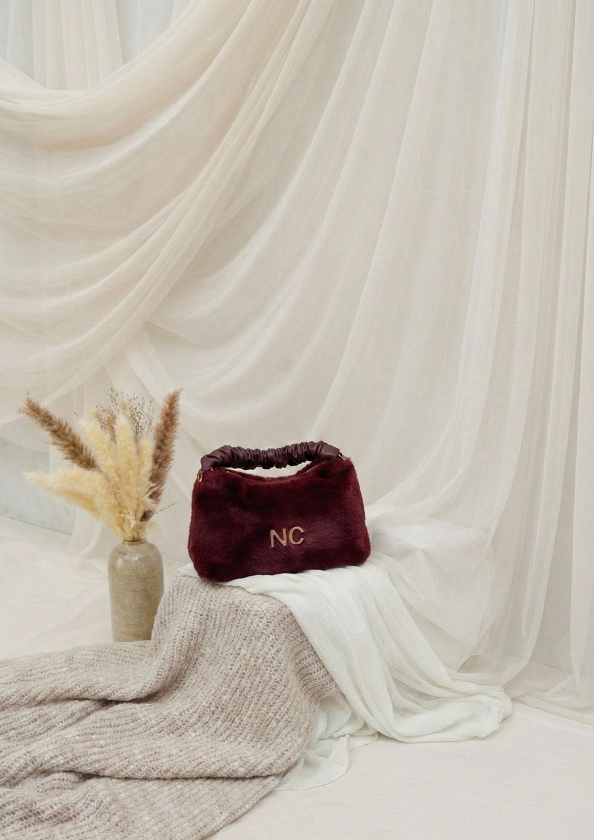 Bolso Baguette en Pelo Soft con Asa Plisada