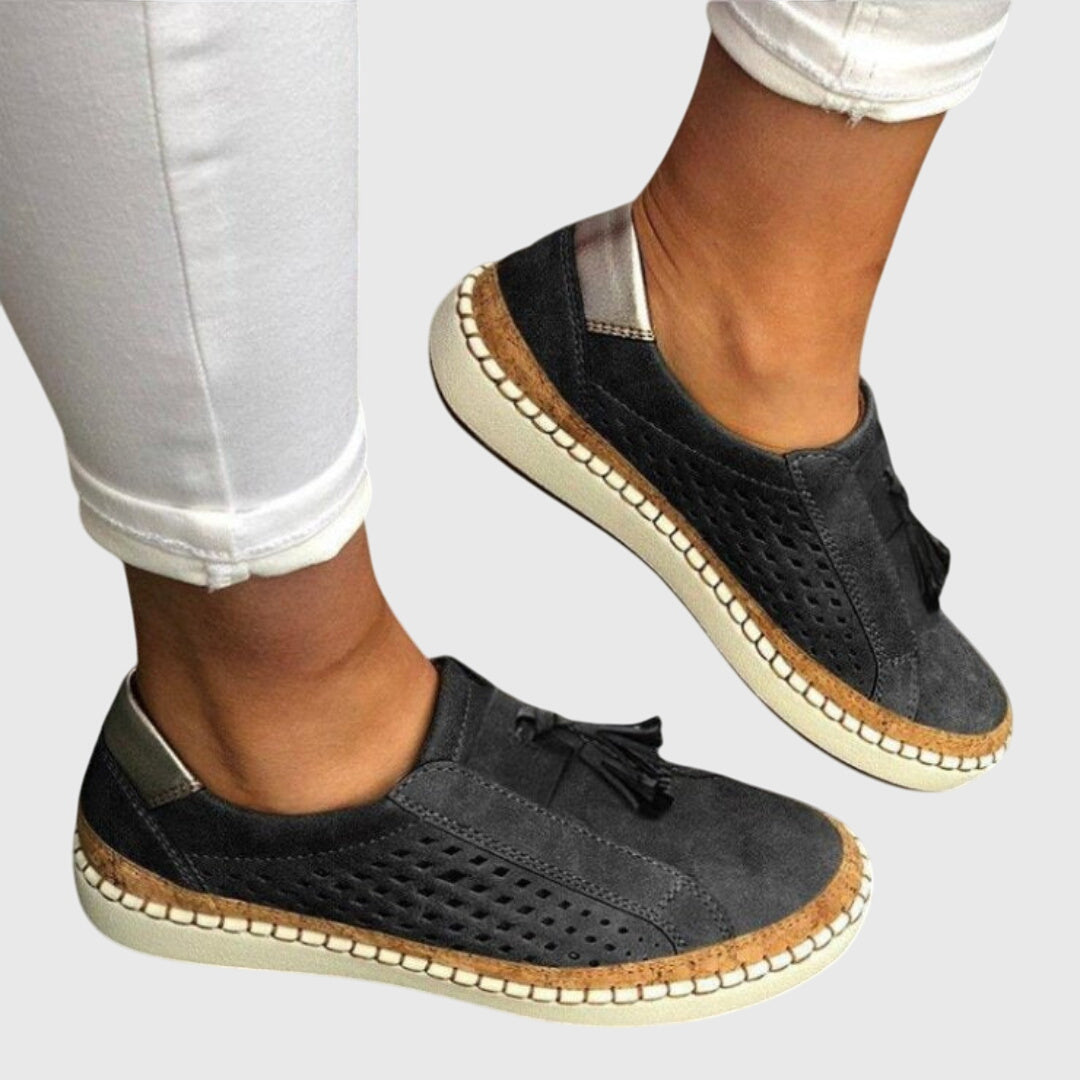 Mocasines de Ante Perforado con Borlas 'Iris'