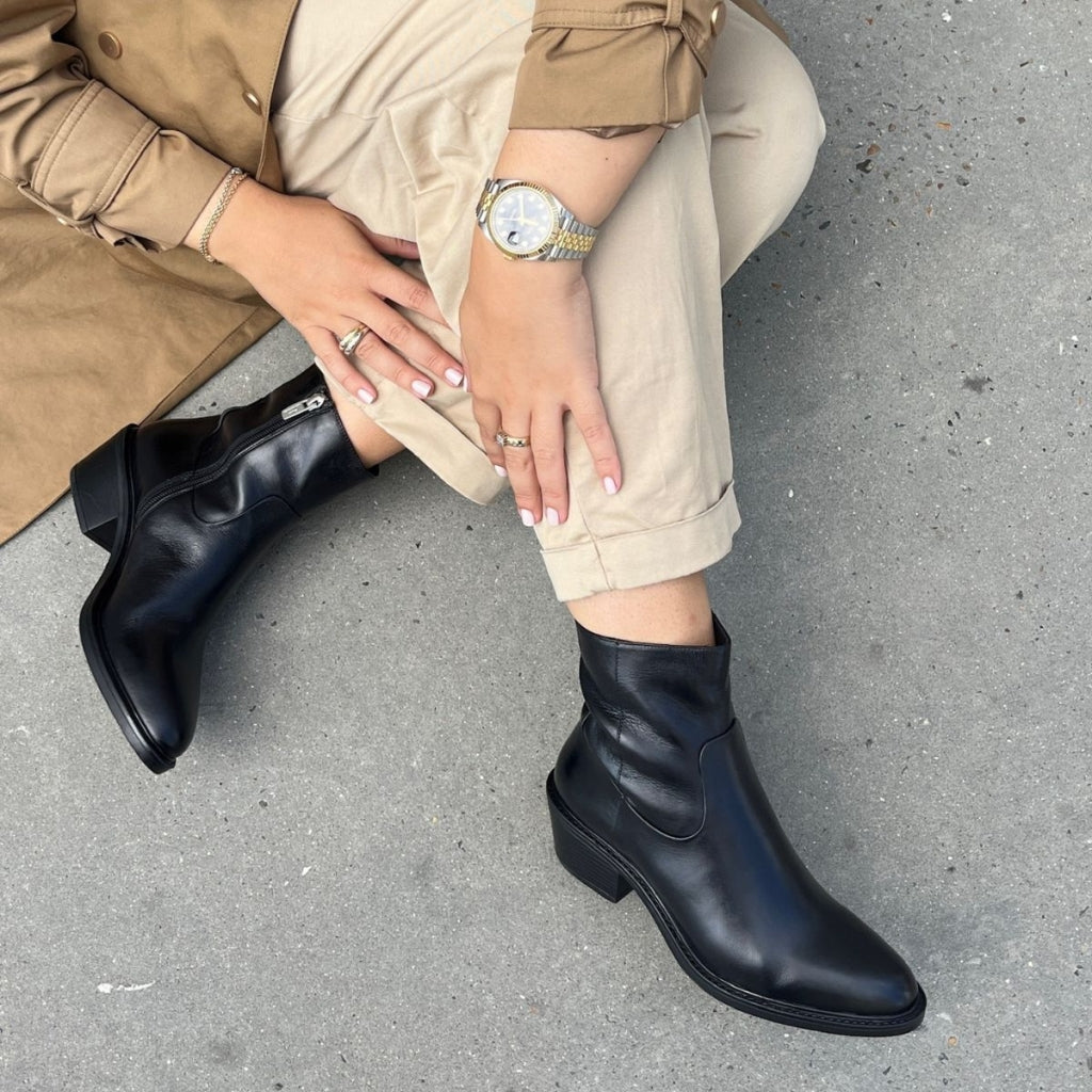 Botas de Cuero A Beautiful Life · Negro