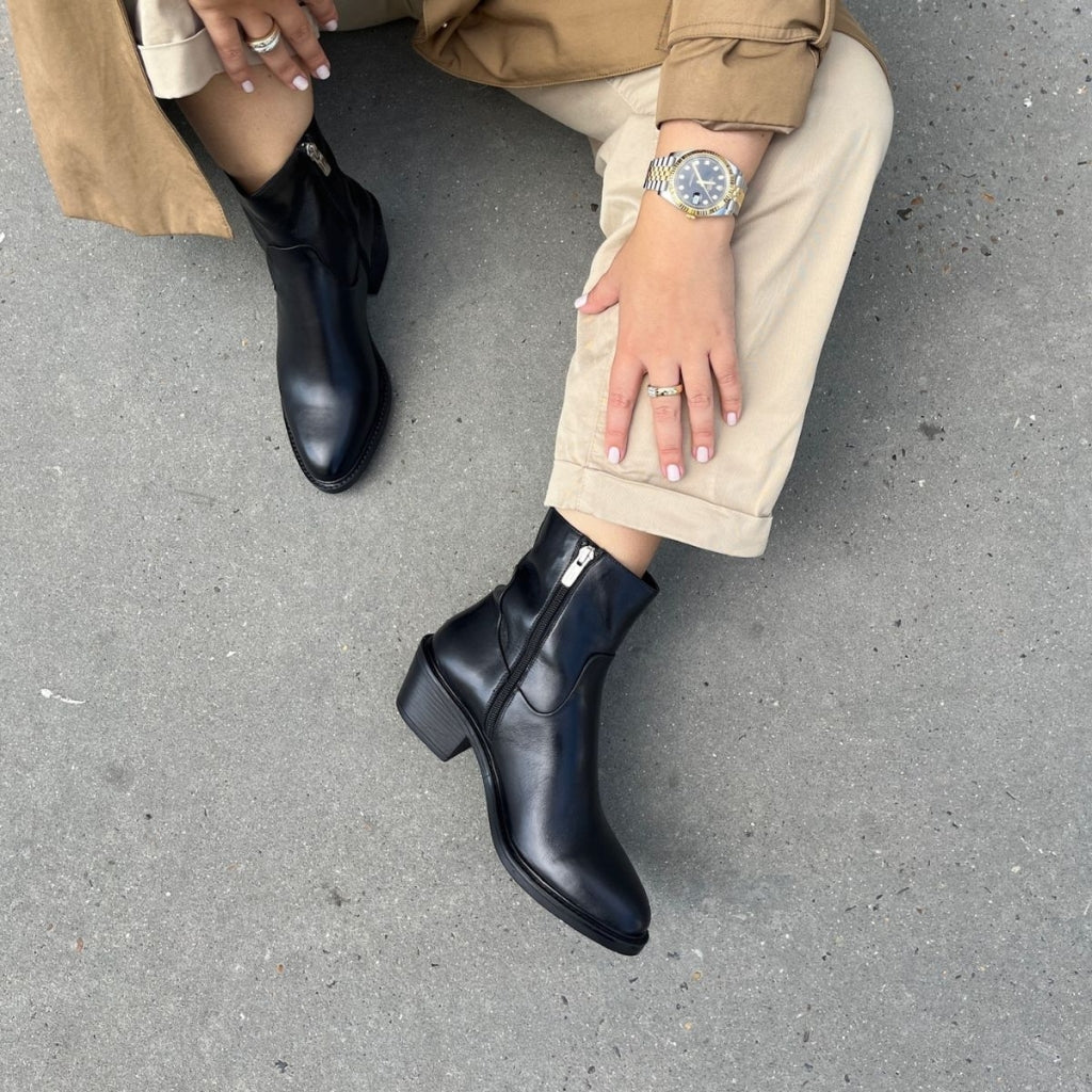 Botas de Cuero A Beautiful Life · Negro