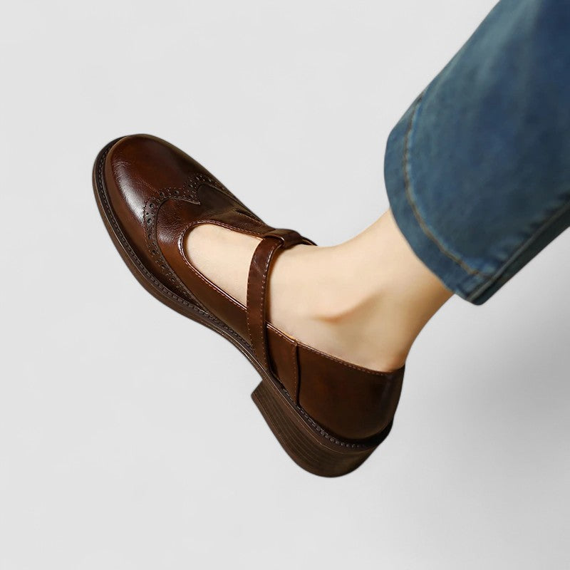 Zapatos Mary Jane con Detalle Brogue Beatrice