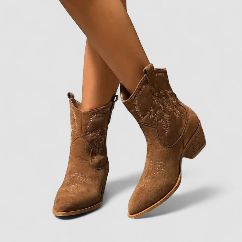 Embroidered Western Ankle Botas Darcy