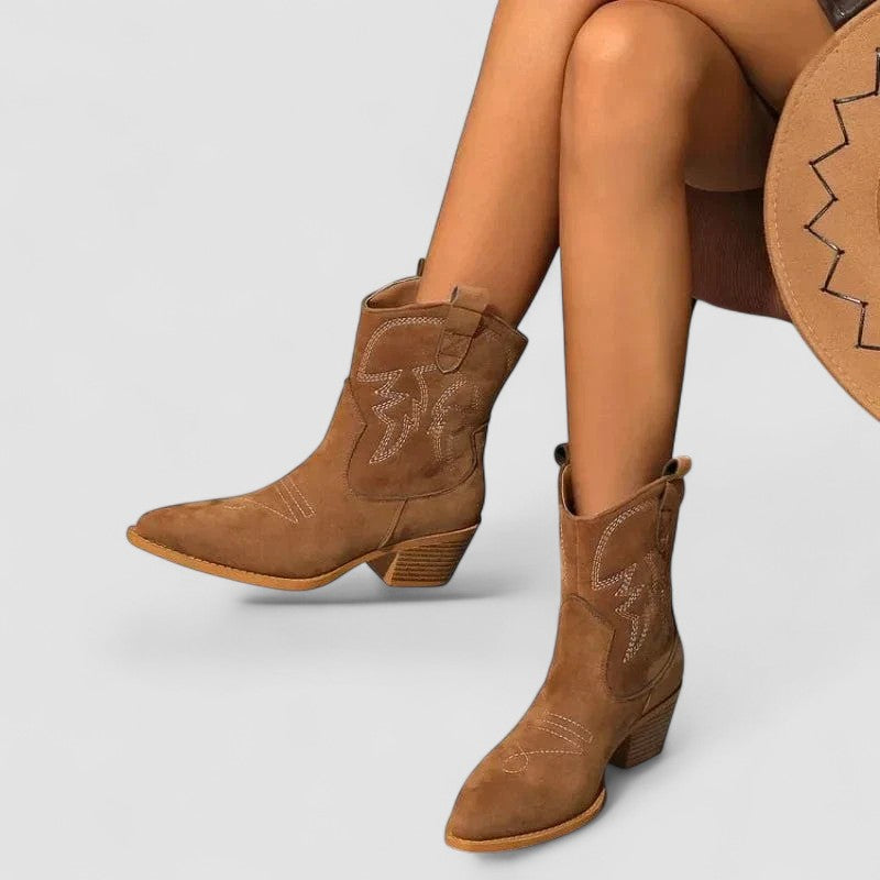 Embroidered Western Ankle Botas Darcy