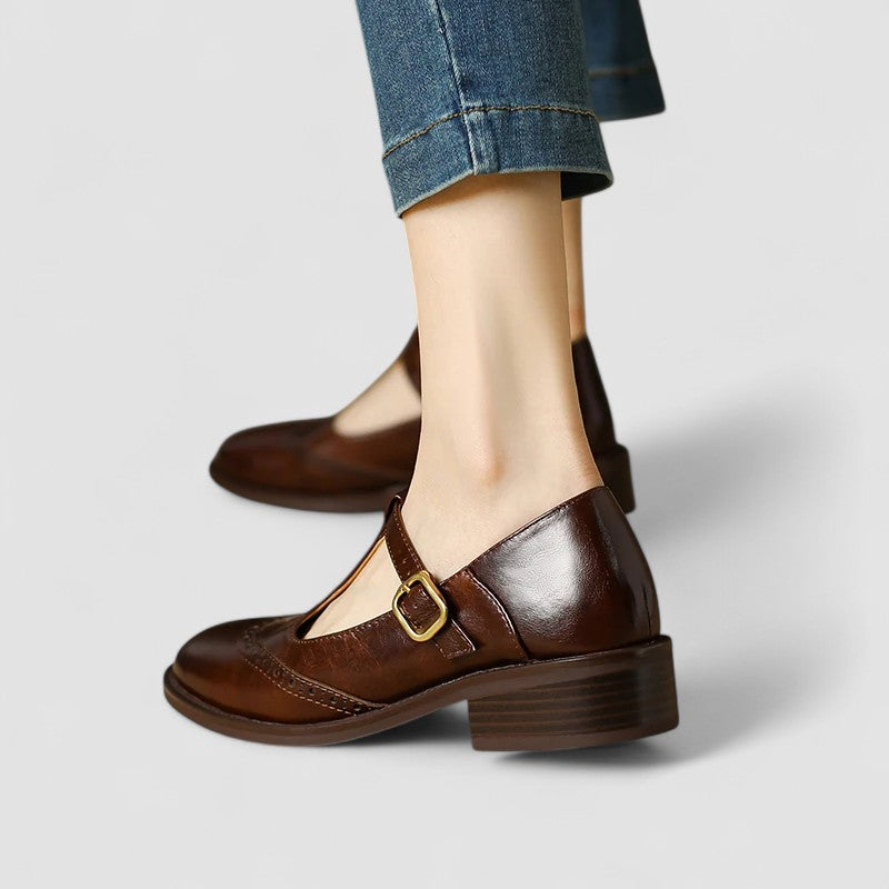 Zapatos Mary Jane con Detalle Brogue Beatrice