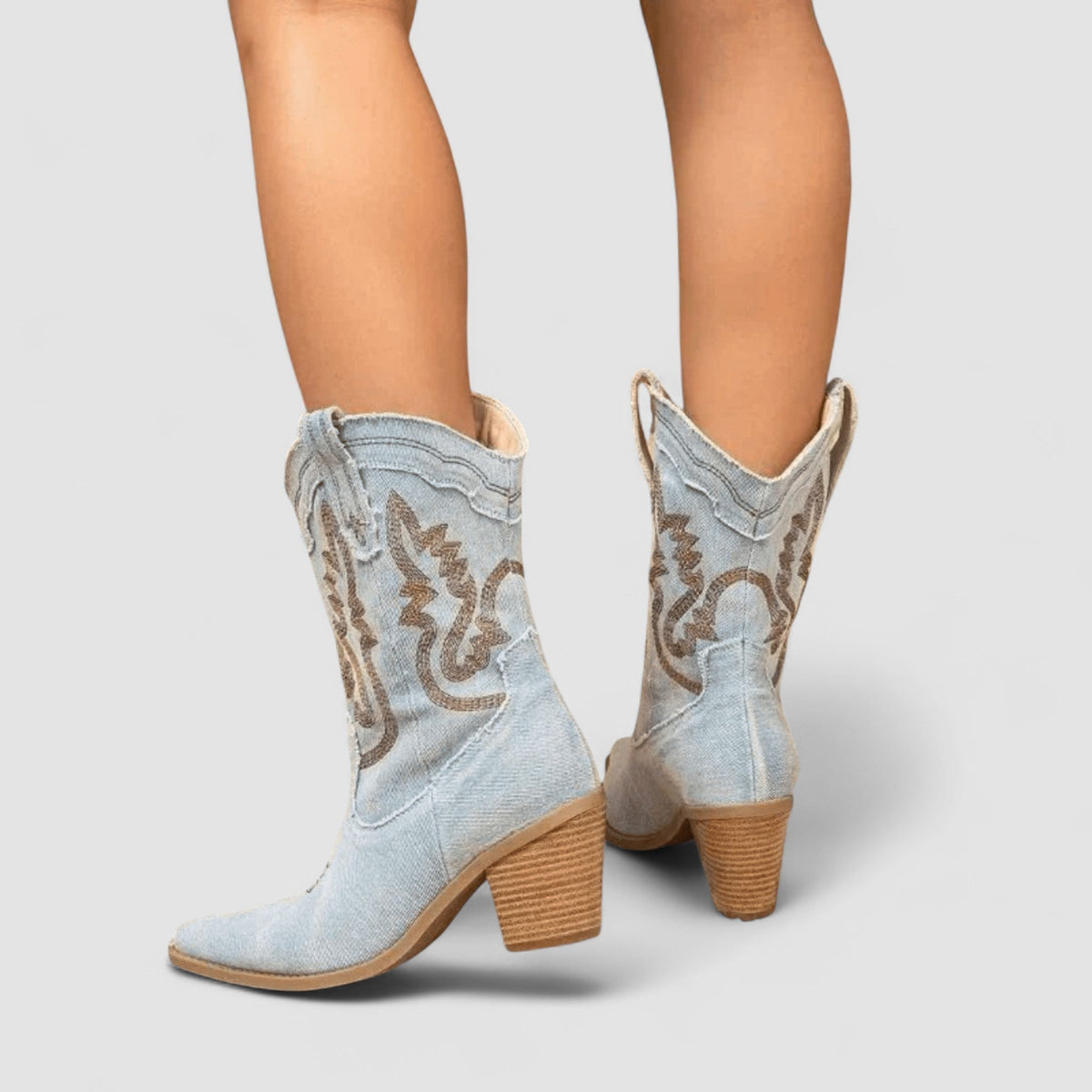 Embroidered Western Ankle Botas Callie